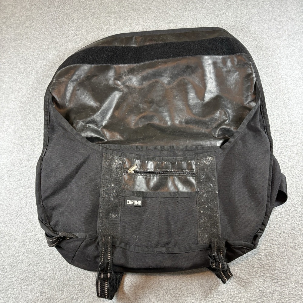 Chrome Industries Citizen Messenger Bag Made in USA Seatbelt Buckle Black 24L - Picture 5 of 8
